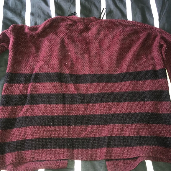 💙 𝟻/$𝟸𝟻 💙 Forever 21 Striped knitted coat - Picture 4 of 5